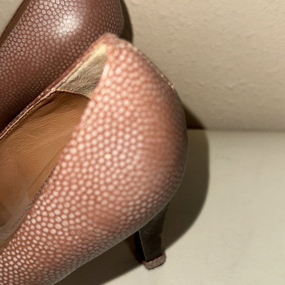 Max Azria platform pumps size 36 1/2. US 5.5 - Picture 4 of 11